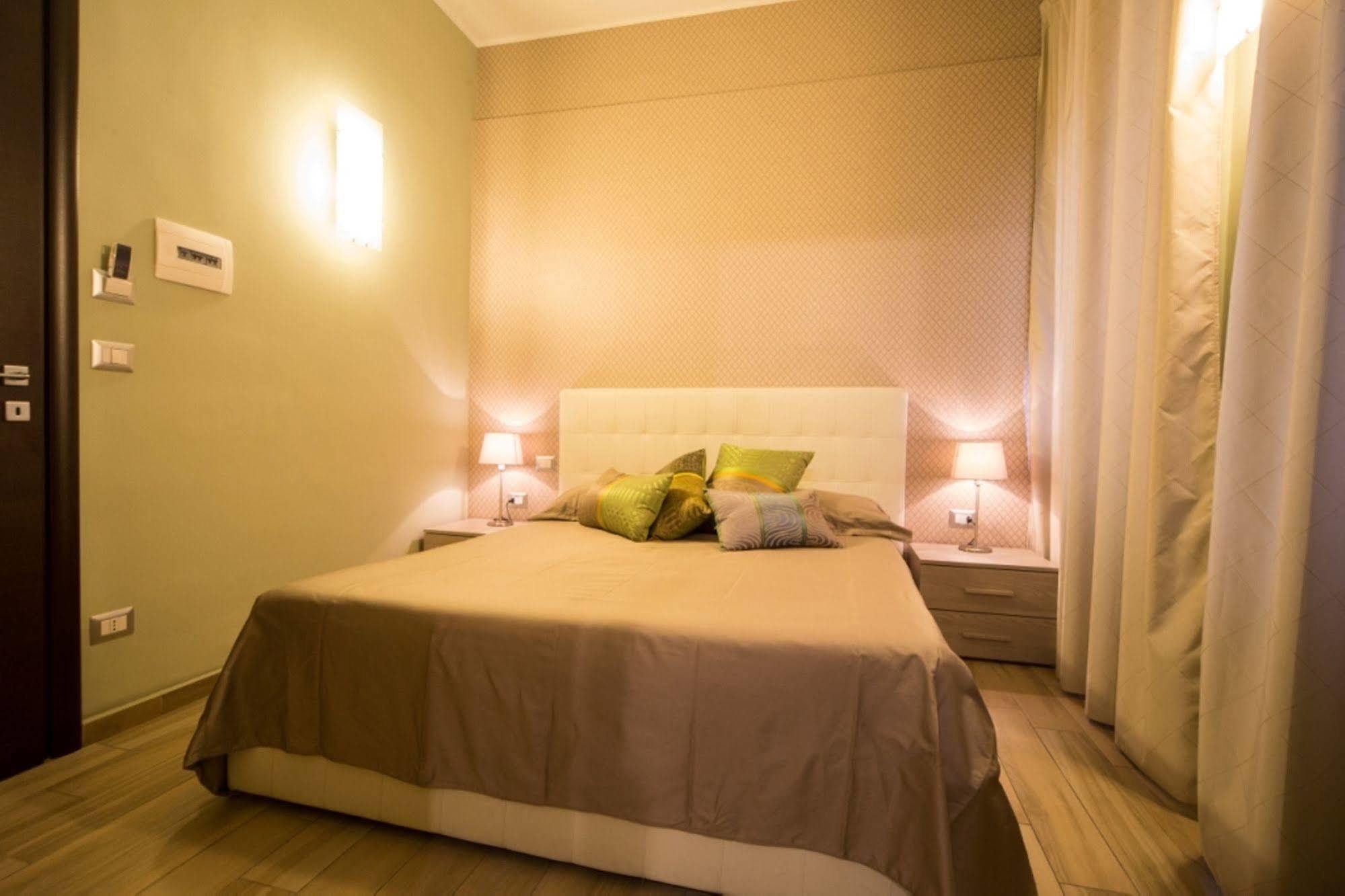 로마 미칼레 룸스 B&B 외부 사진
